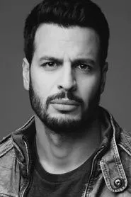 Álvaro Benet en The Girl, The Hunter, & The Firefly