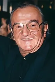 Retrato de İsmet Ay