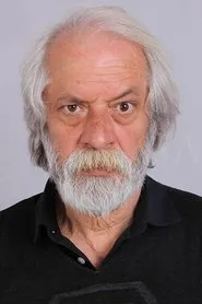 Retrato de İzzet Çivril