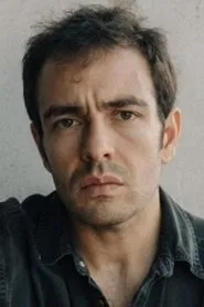Retrato de Özgür Cem Tuğluk