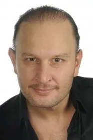 Retrato de Şafak Karali