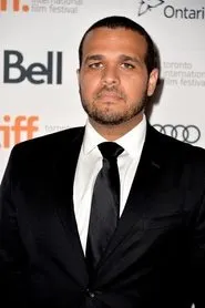Aaron Burns en Toc, toc