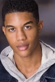 Aaron Valentine en Nana's Secret Recipe