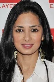 Foto de Aarti Mann interpretando a Dr. DaSilva en Volverás en mis sueños