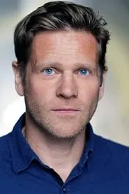Adam Astill en JFK: siete días que forjaron a un presidente