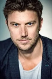 Retrato de Adam Demos