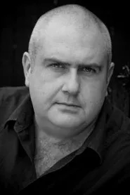 Retrato de Adrian Hood