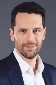 Foto de Adrian Nartea como Vlad Pop