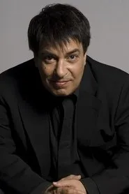Adrián Otero en 5 pal peso