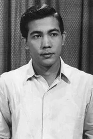 Retrato de Adul Dulyarat