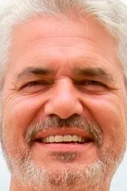 Agustín Bravo en Entre hermanos