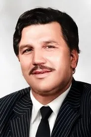 Retrato de Ahmet Tarık Tekçe