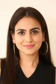 Foto de Aksha Pardasany como Shivani Bhatnagar