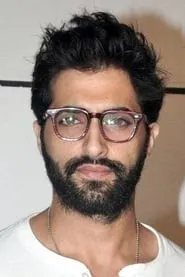 Akshay Oberoi en Gaslight