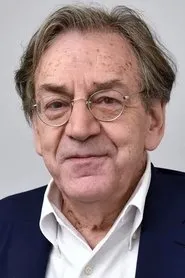Foto de Alain Finkielkraut interpretando a  en Jerusalemski sindrom