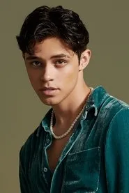 Alex Hoyer en Kally's Mashup: Un cumpleaños muy Kally