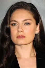 Alexa Davalos en Surrender, Dorothy