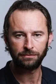 Retrato de Alun Raglan