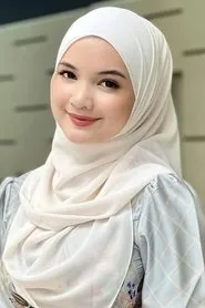 Alya Iman en Senafas Rindu Raya