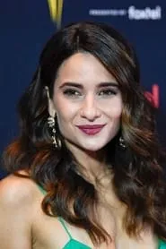 Andrea Demetriades en Heidi Fires Everyone