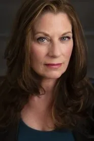 Angela Pierce en Love & Everything in Between