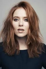Retrato de Angela Scanlon