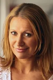 Foto de Angelika Niedetzky interpretando a Maggy Schablinger en Letzter Gipfel