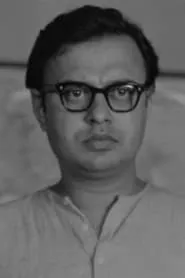 Anil Chatterjee en Agun