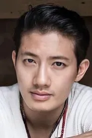 Retrato de Arak Amornsupasiri