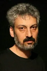Arjang Amirfazli en Harchi Khoda Bekhad