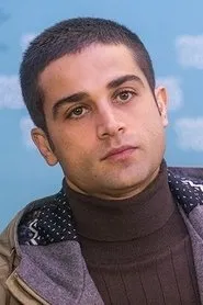 Arman Darvish en Layers of Lies