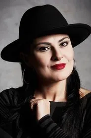 Retrato de Aslı Altaylar
