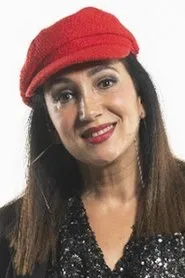 Foto de Assia interpretando a Self en Born in 90 - Le concert événement