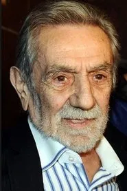 Retrato de Aydemir Akbaş