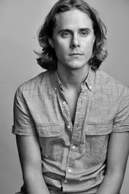 Baker Chase Powell en We Die Alone