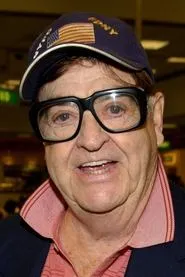 Barney Martin en Us