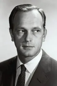 Barry Atwater en Un hombre duro