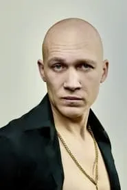 Retrato de Bartosz Mikulak