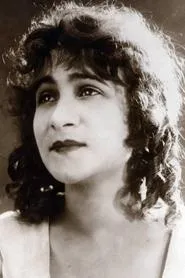 Béatrice Bretty en La Sentence