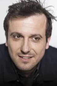 Béla Mészáros en Borotvaélen táncolva