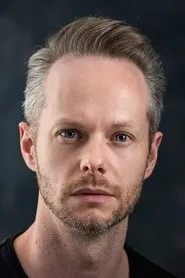 Ben Andrew Pfeiffer en The Spiral
