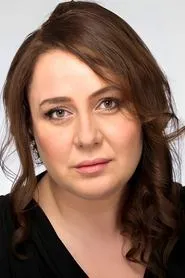 Foto de Binnaz Ekren interpretando a Hanife en Vavien