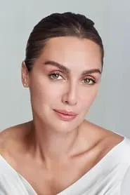 Retrato de Birce Akalay