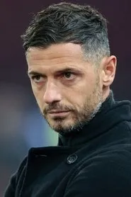 Retrato de Blerim Dzemaili