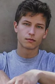 Foto de Brandon Butler interpretando a Bryce Cooper en Rockbottom