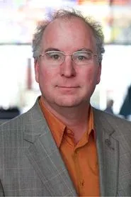 Brewster Kahle en La historia de Aaron Swartz. El chico de Internet