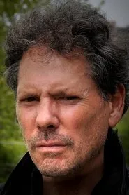 Bruce Lyons en Model Behavior