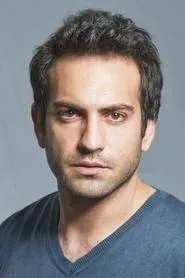 Retrato de Buğra Gülsoy