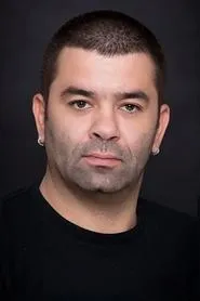Retrato de Bülent Şakrak
