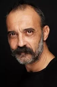 Foto de Burak Çimen interpretando a  en Dede Korkut Hikayeleri Salur Kazan: Zoraki Kahraman